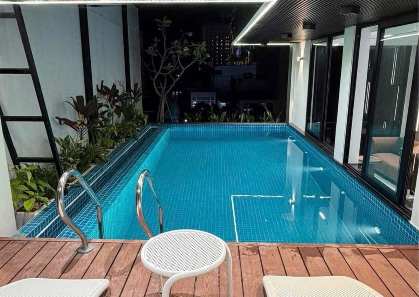 CHO THUÊ VILLA HỒ BƠI 4 PHÒNG NGỦ NGAY BIỂN MỸ KHÊ – VÕ VĂN KIỆT, ĐÀ NẴNG