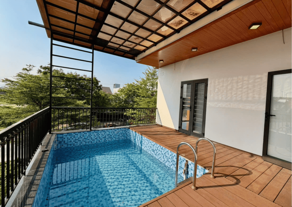 CHO THUÊ BIỆT THỰ 3 TẦNG CÓ HỒ BƠI MINI ĐƯỜNG NGUYỄN ĐÌNH HOÀN, SƠN TRÀ, ĐÀ NẴNG